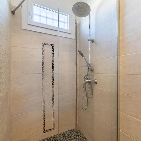 Phichris By Interhome Lägenhet Hyères