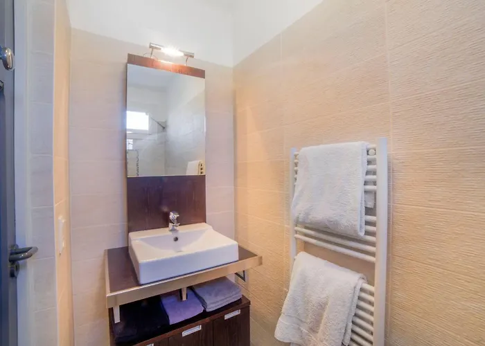 Phichris By Interhome Hyères