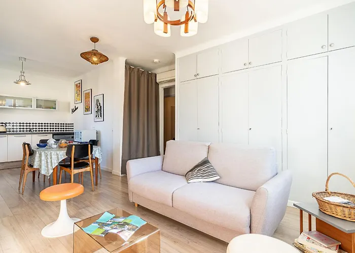 Phichris By Interhome Daire